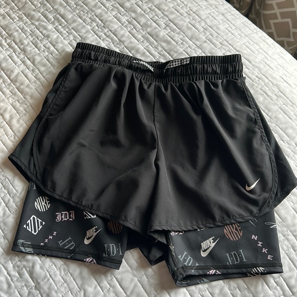 Nike Dri-Fit Shorts - Girls Size L - Picture 1 of 3